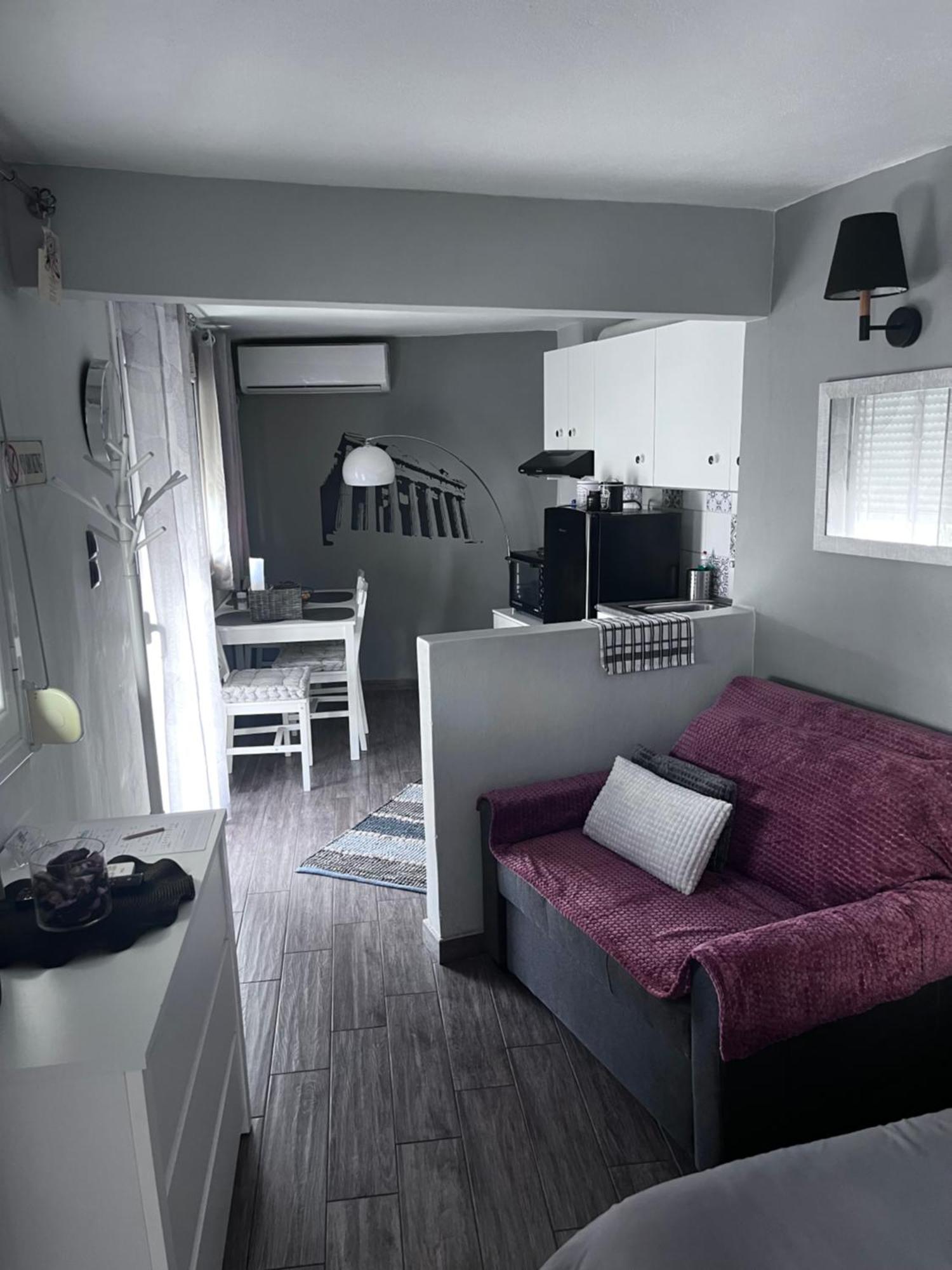 Cozy Studio Apartment In The Heart Of 아테네 외부 사진