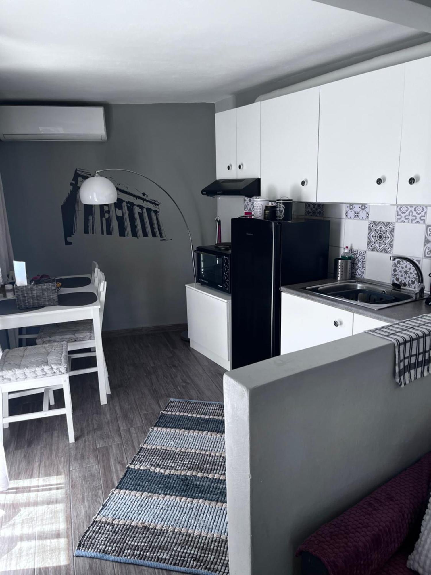 Cozy Studio Apartment In The Heart Of 아테네 외부 사진